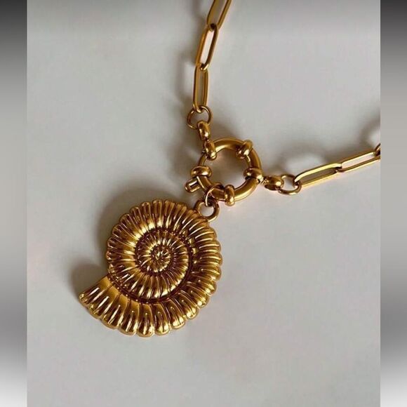 Seashell Necklace #2031 - Picture 2 of 9